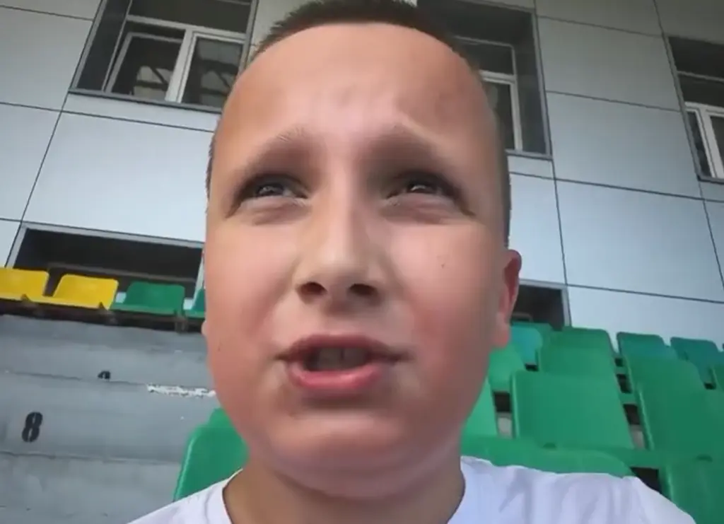 Спасите пацана