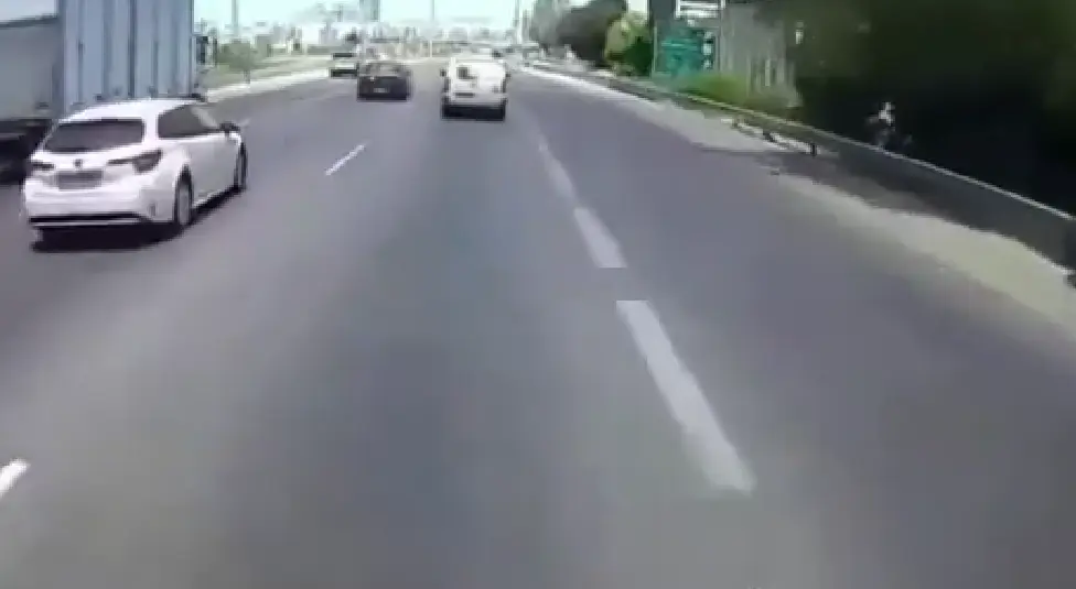 Одним махом троих побивахом⁠⁠