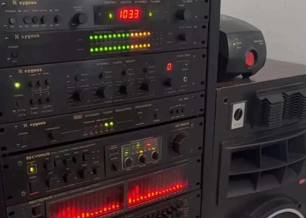 Какой же всё-таки красивый этот Hi-Fi⁠⁠