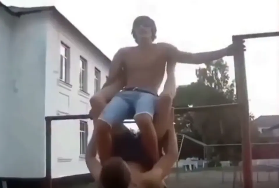 Парни просчитались. Но где?