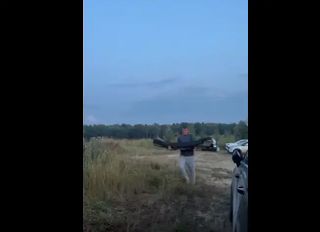 Мужик и бревно