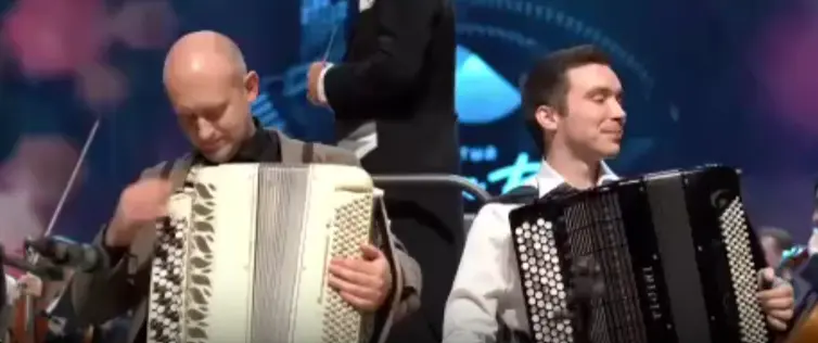 Играют 11 чемпионов мира по аккордеону и баяну