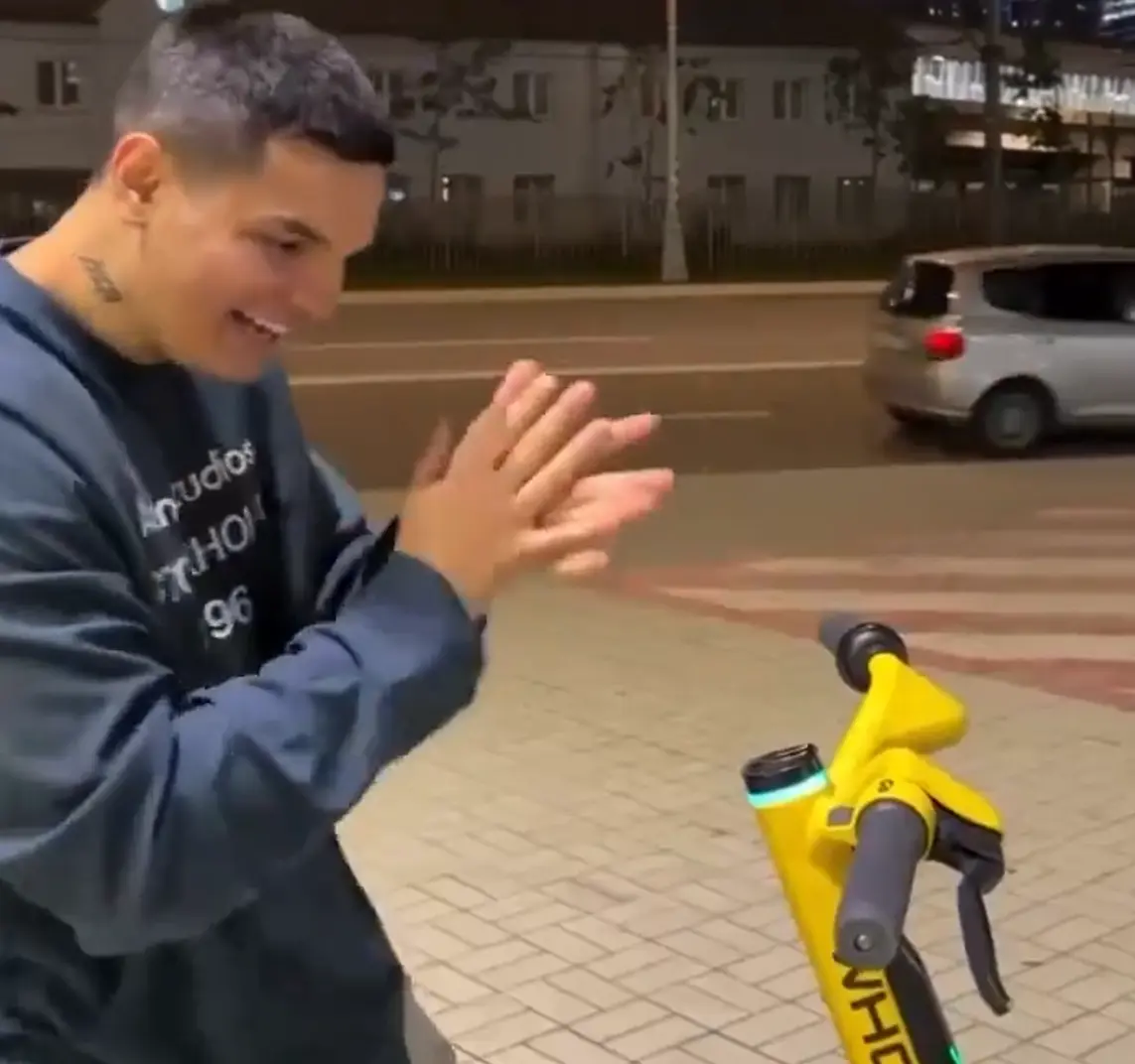 Самокатчики⁠⁠