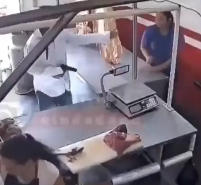 В Бразилии грабитель потерял пальцы, пытаясь ограбить мясную лавку