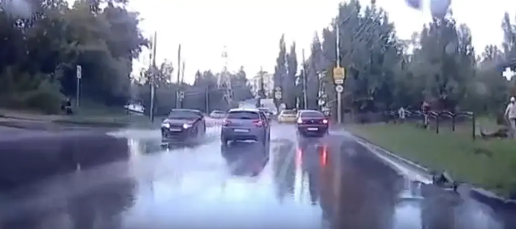 Дождь, надо газку поддать