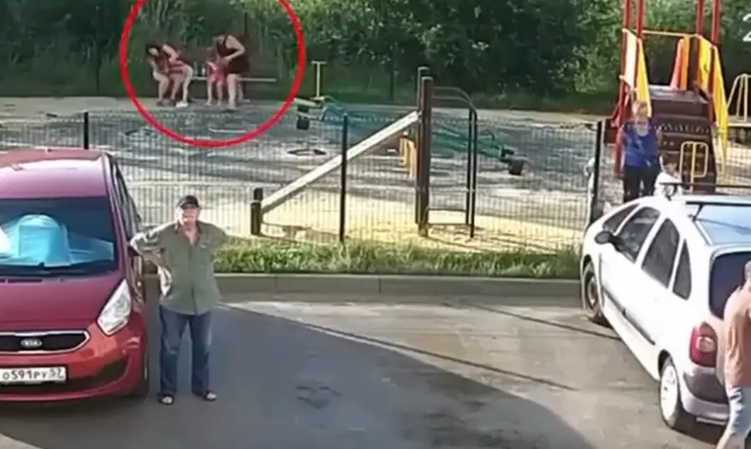 Прохожий спас девочку, с которой случился несчастный случай⁠⁠