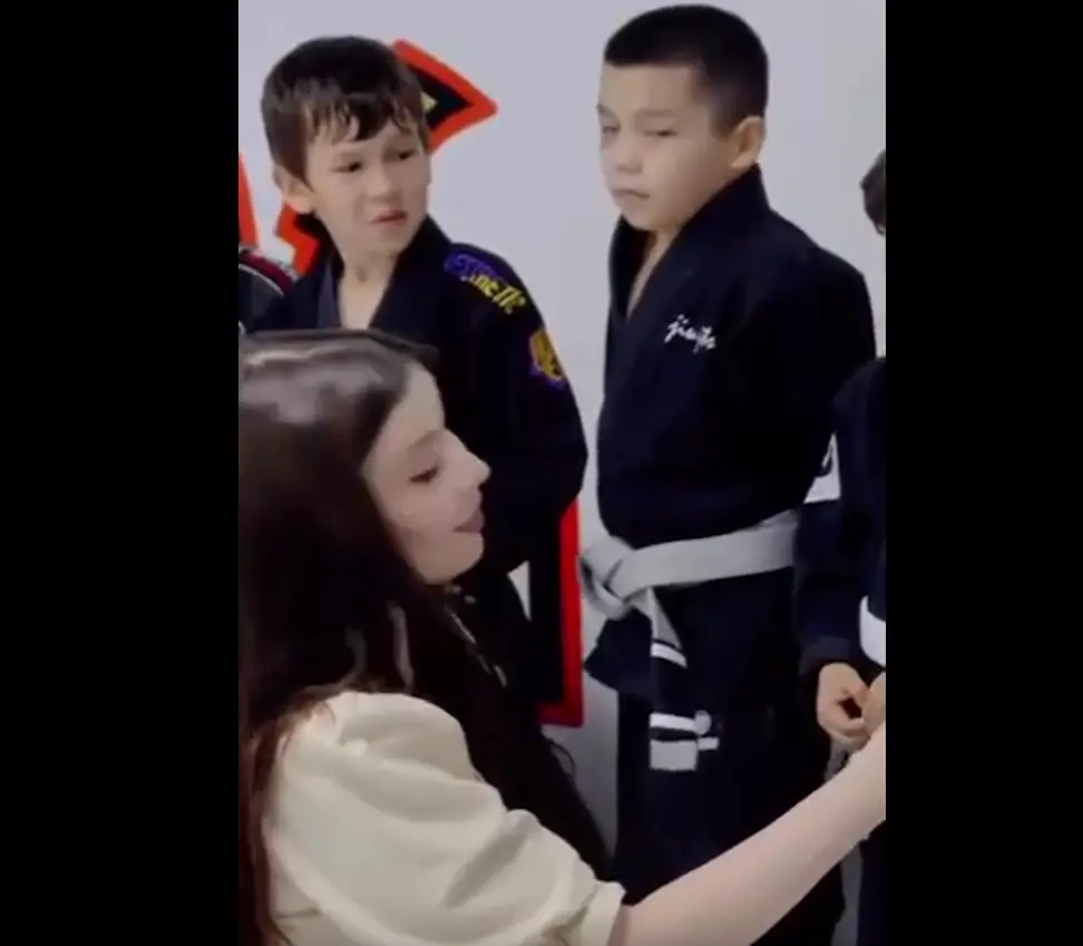 Детей спросили, когда нужно жениться?