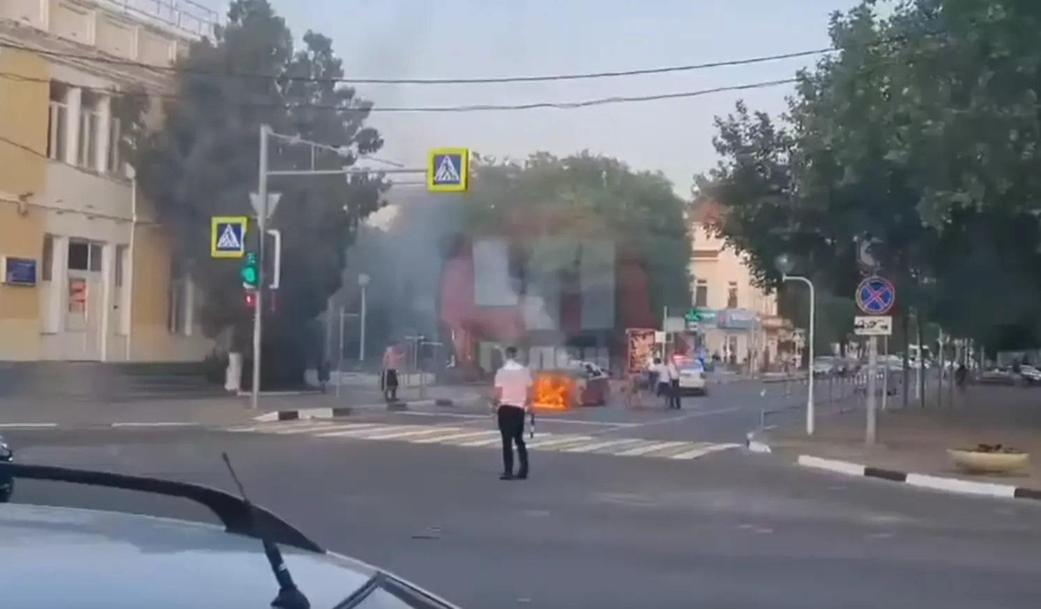 Ты должен был бороться с огнём, а не делать фшшшшш и улетать⁠⁠