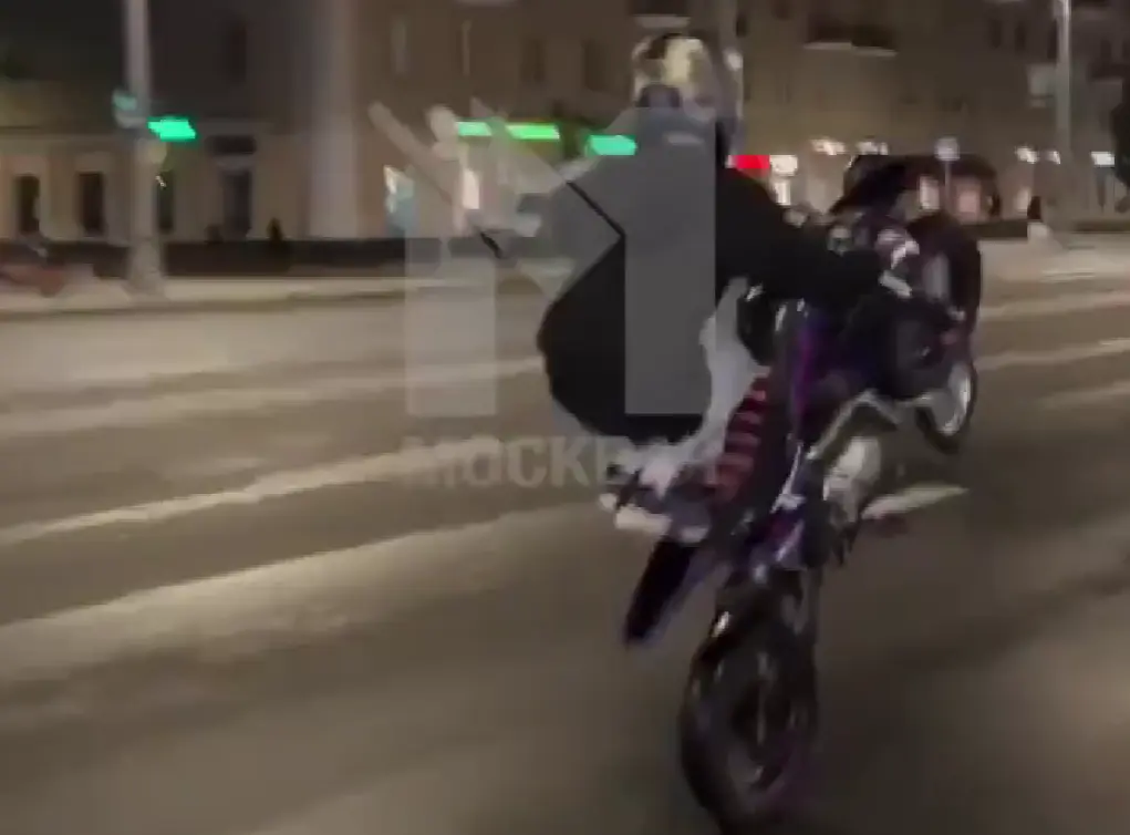 13 человек на питбайках задержали после ночной погони в Москве