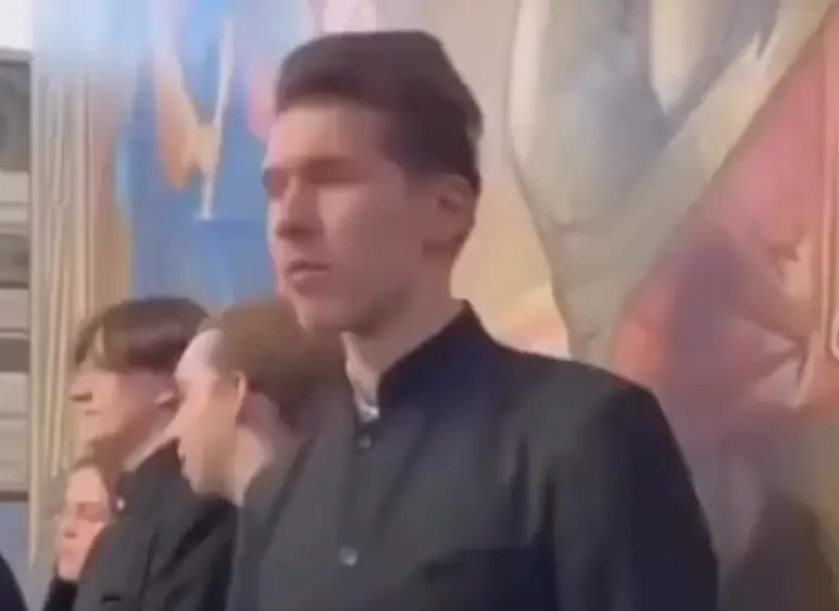 Ух, и голос у парня