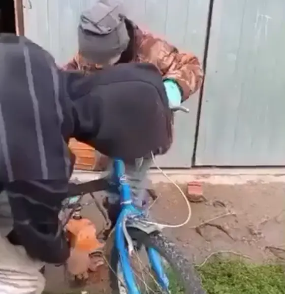 - Да поехали! - Куда? - Заведу, узнаешь⁠⁠