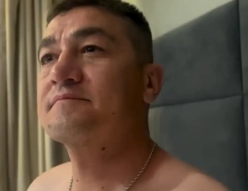 Ждал ночную бабочку