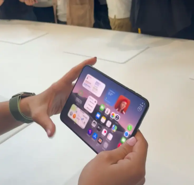 Apple представила новый iPhone Duo