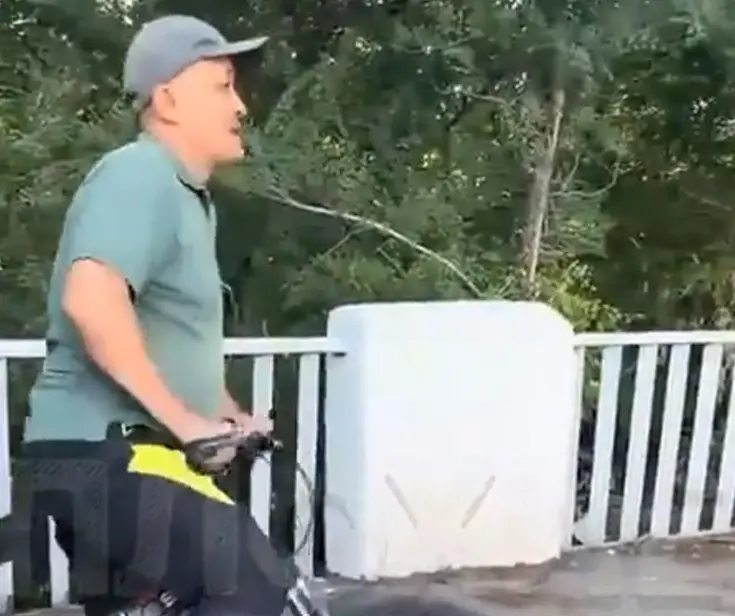 В Казахстане подросток залил перцовкой мужчину, который до него докопался