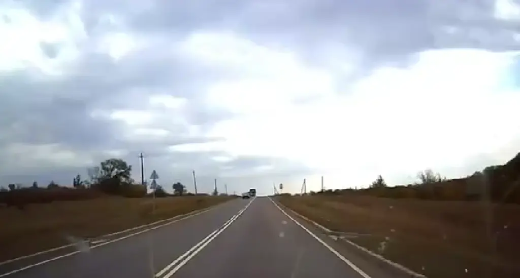 Нивавод решил пойти на обгон там где нельзя
