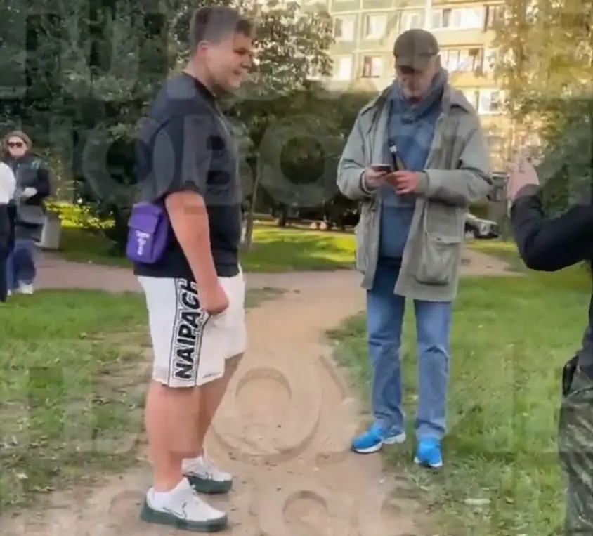 В Петербурге подростки подрались со взрослыми из-за замечания вести себя потише