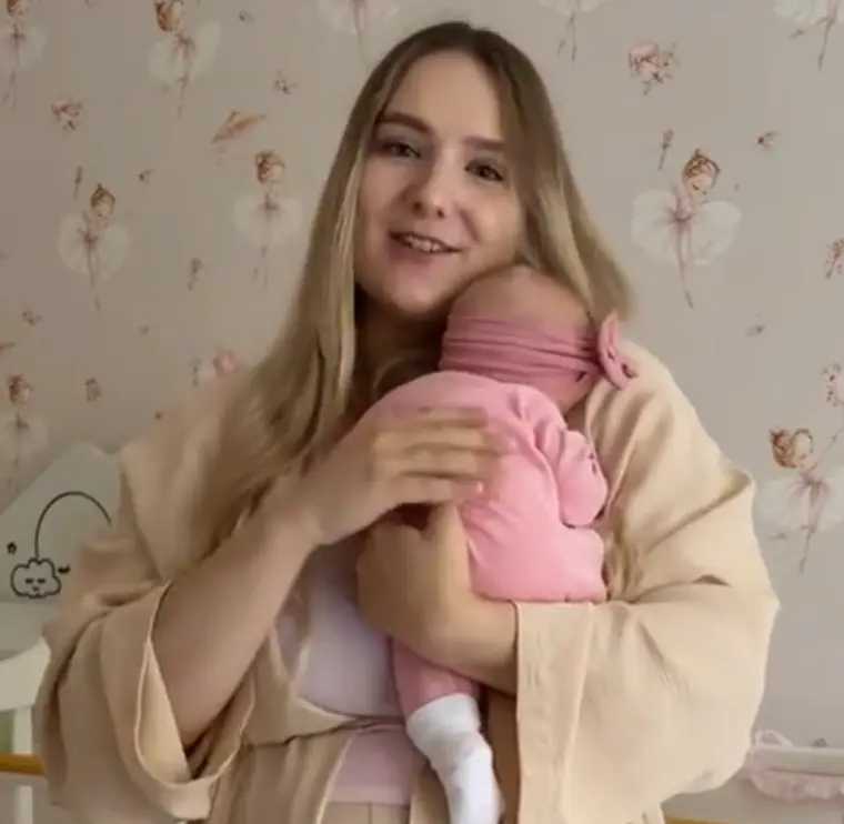 Недавно тема была, где девушка просила у Лукашенко квартиру