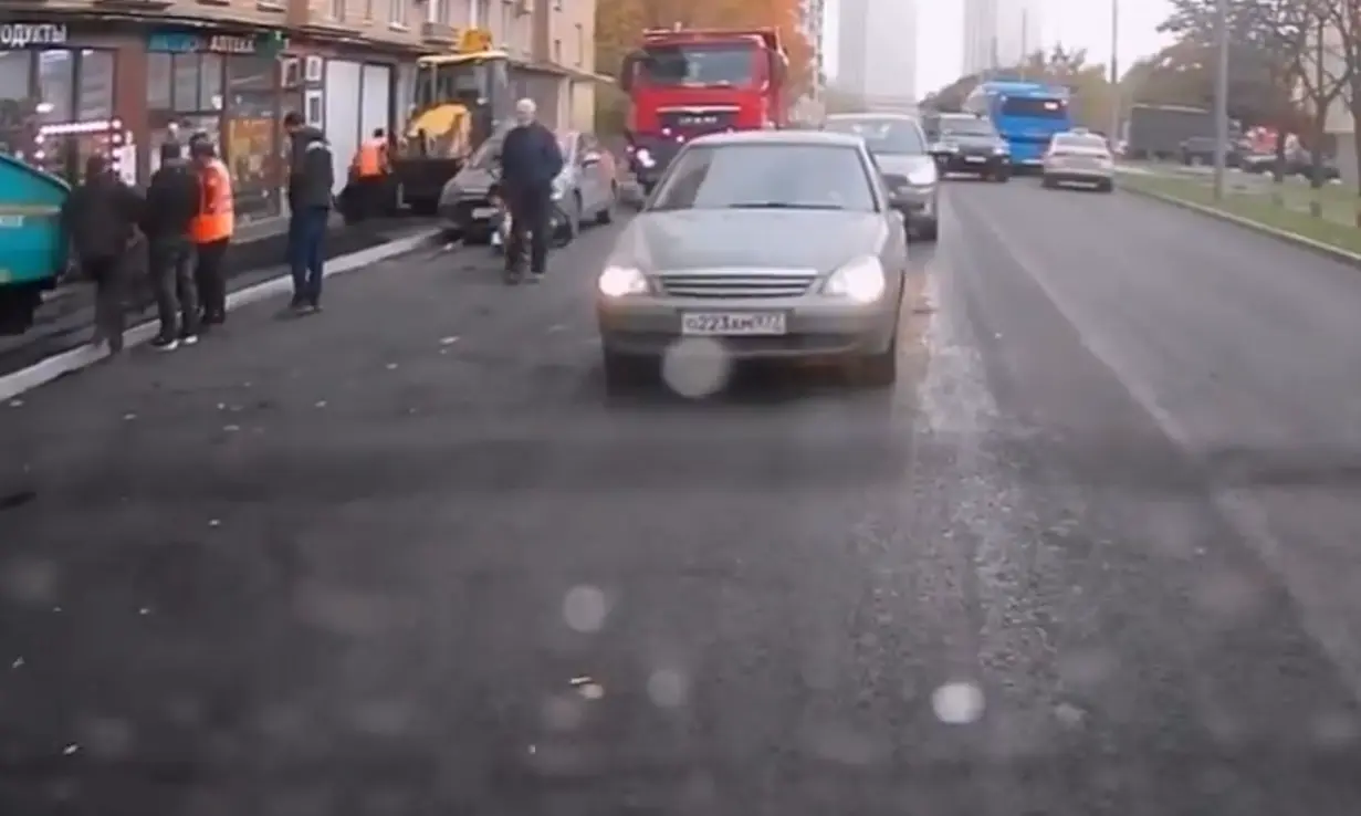 В его номере не хватает букв Й и Л
