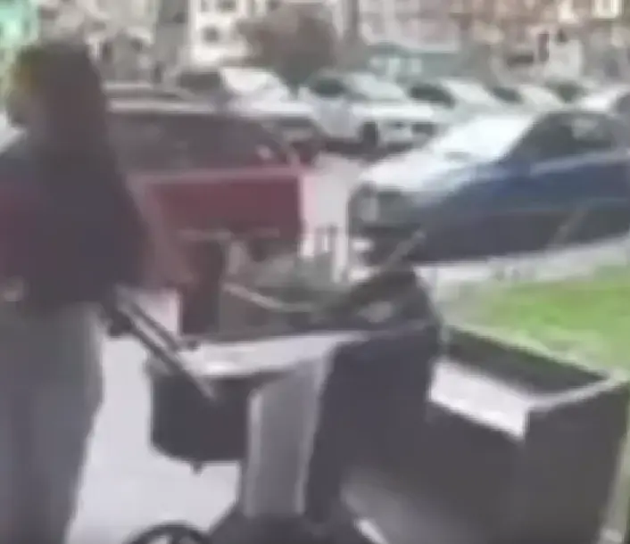 В ЖК Томилино парк выбросили бутылку из окна прямиком в детскую коляску