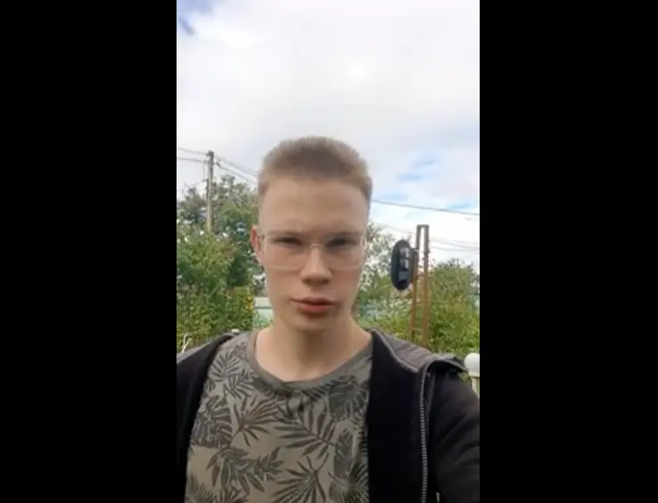 А у вас на даче есть железная дорога?