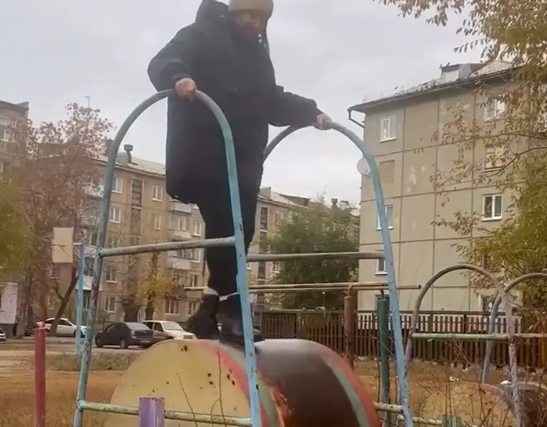 Какой раритет сохранился во дворе⁠⁠