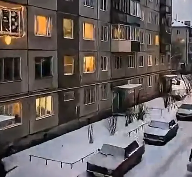 Новогодние праздники, а тебе 5 лет