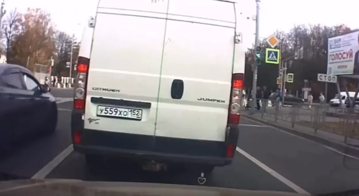 Моту ни за что прилетело