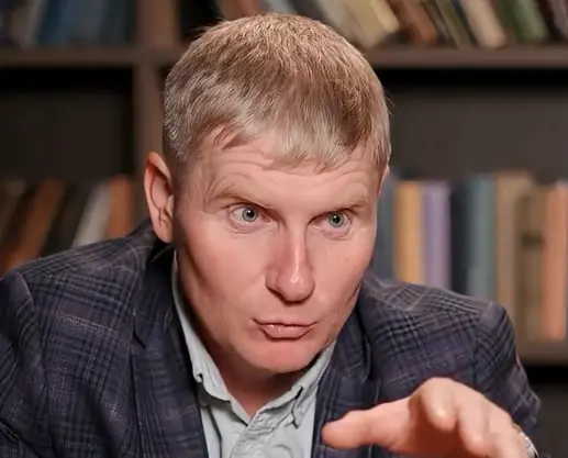 Это что-то на богатом...